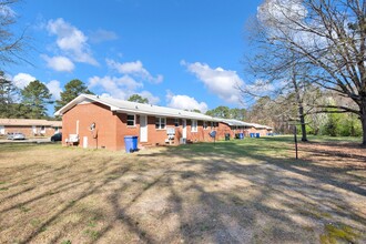 4948 Galveston Dr in Fayetteville, NC - Building Photo - Building Photo