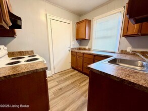 666 Lindell Ave in Louisville, KY - Building Photo - Building Photo