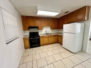 633 W Ella J Gilmore St in Apopka, FL - Building Photo - Building Photo