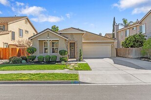 1292 Paseo Belleza in Turlock, CA - Building Photo