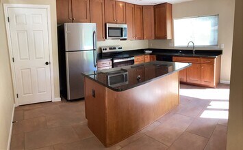 5958 S Lakeview St in Littleton, CO - Foto de edificio - Building Photo