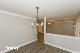 520 Honeysuckle Ln in Palmetto, GA - Foto de edificio - Building Photo