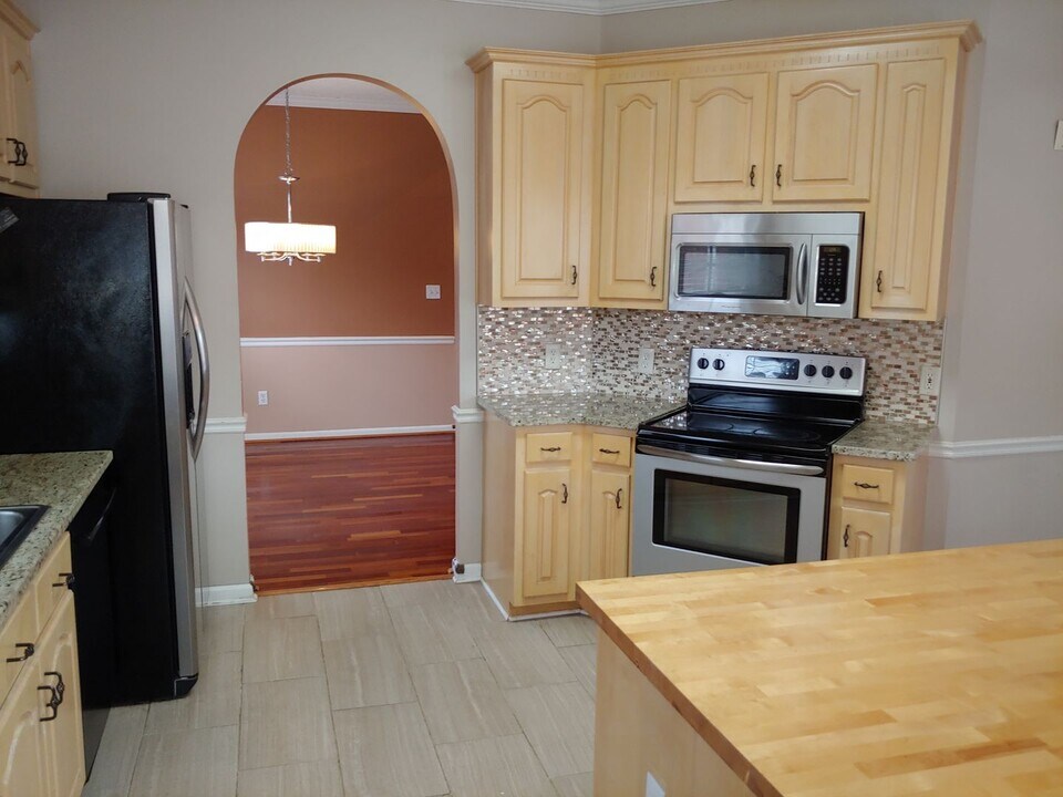 13752 Randa Pkwy in Northport, AL - Building Photo