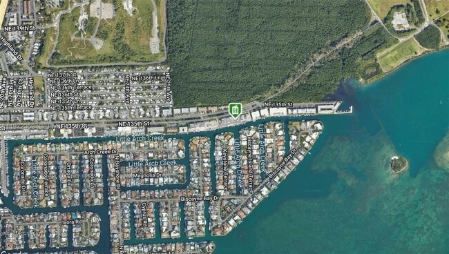 2500 NE 135th St in North Miami, FL - Building Photo - Building Photo