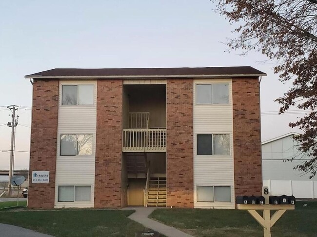 property at 8 Jardin Ct
