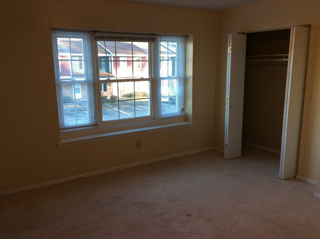 Lakeside Apartments SC Apartments