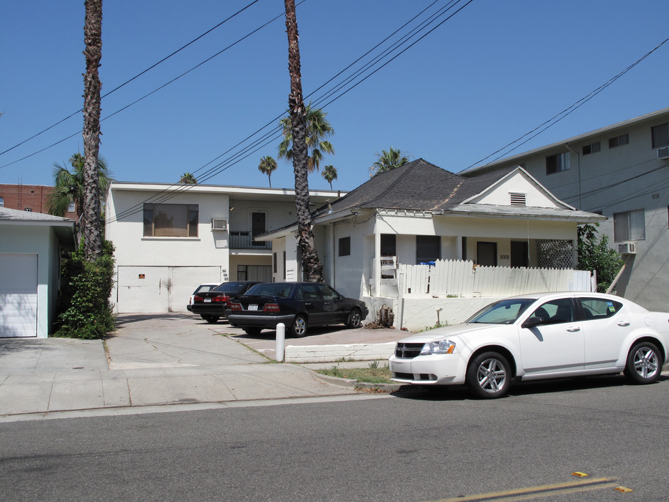 291-299 S Oak Knoll Ave in Pasadena, CA - Building Photo