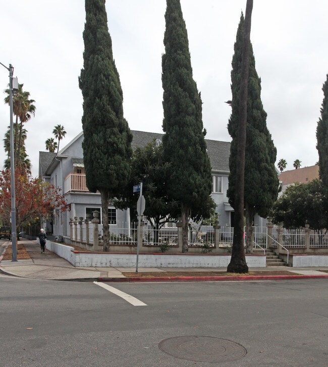 1862 N Van Ness Ave in Los Angeles, CA - Foto de edificio - Building Photo