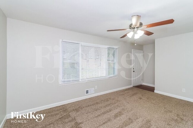5721 Crestview Dr in Acworth, GA - Building Photo - Building Photo