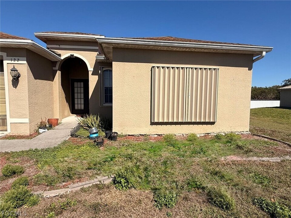 122 Grant Blvd in Lehigh Acres, FL - Building Photo
