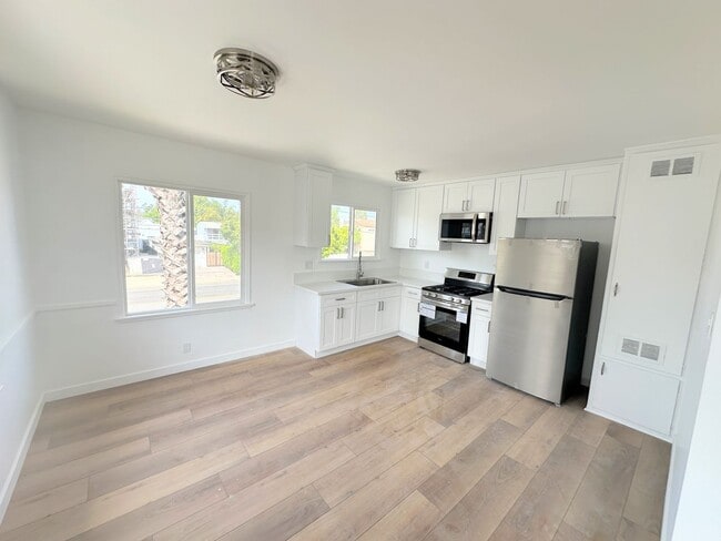 14410-14416 Magnolia Blvd in Los Angeles, CA - Building Photo - Building Photo