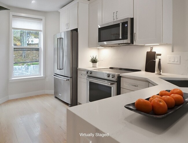 174 Fisher Ave in Boston, MA - Foto de edificio - Building Photo