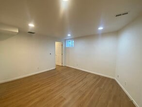 5329 9th Ave NE in Seattle, WA - Building Photo - Building Photo