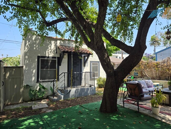 613 Broadway St, Unit 613 and a half