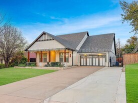 313 E 3rd St in Prosper, TX - Building Photo