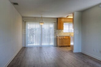 2854 Grove Way in Hayward, CA - Building Photo - Building Photo