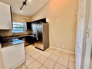 11211 Royal Palm Blvd in Coral Springs, FL - Building Photo - Building Photo