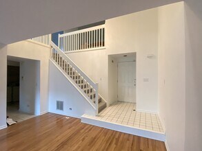 236 E Theodore Ln in Itasca, IL - Building Photo - Building Photo