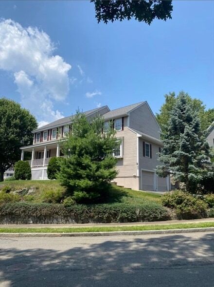 2 Mardin Ln, Unit 304 in Stoneham, MA - Building Photo - Building Photo