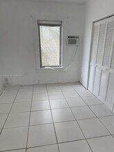 2267 SW 16th St in Miami, FL - Building Photo - Building Photo