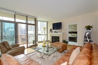 52 W Elm St, Unit 3501 in Chicago, IL - Building Photo - Building Photo