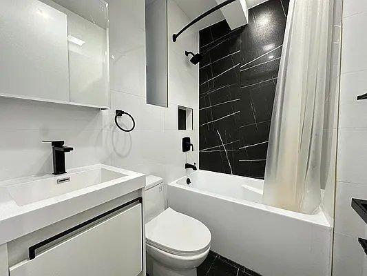 662 W 184th St in New York, NY - Building Photo - Building Photo