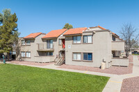 Center Park Apartments in Casa Grande, AZ - Foto de edificio - Building Photo