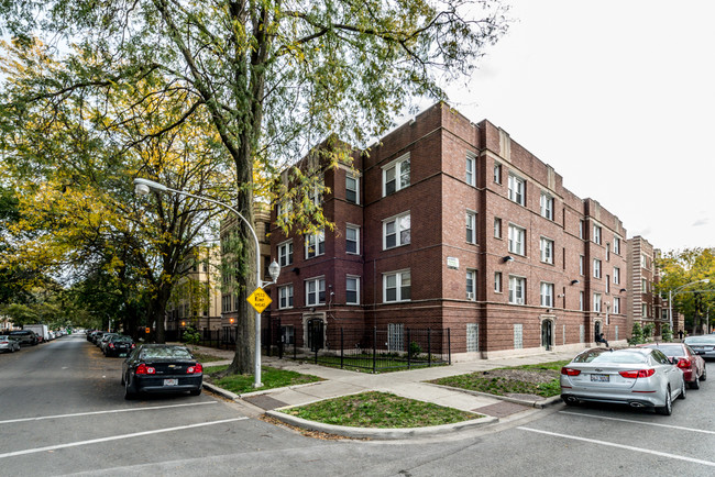 8155 S Maryland in Chicago, IL - Foto de edificio - Building Photo