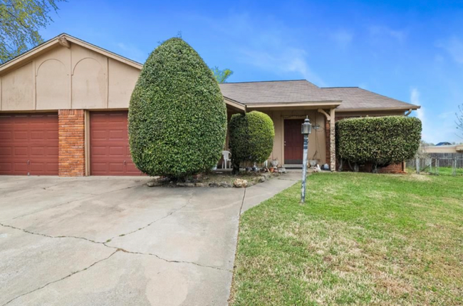 6623 E 72nd Pl