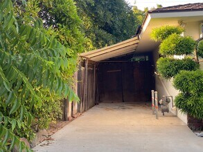 1217 W Tenaya Way in Fresno, CA - Building Photo - Building Photo