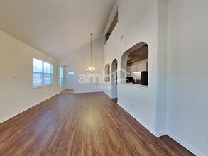 9245 Clearwood Landing Blvd in Houston, TX - Building Photo - Building Photo