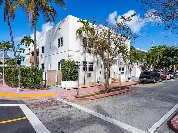 245 79th St in Miami Beach, FL - Building Photo