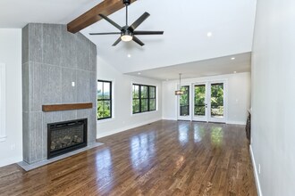 120 Gashes Crk Rd in Asheville, NC - Building Photo - Building Photo
