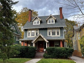 656 Lafayette Ave in Buffalo, NY - Building Photo