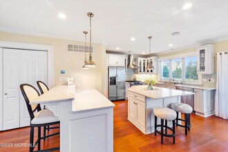 6 Via Ripa Wy in Sea Bright, NJ - Foto de edificio - Building Photo
