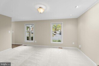 7603 Woodstown Dr in Springfield, VA - Building Photo - Building Photo