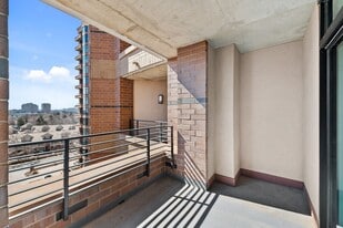 8100 E Union Ave in Denver, CO - Building Photo