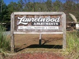 Laurelwood Apartments in Woodstock, GA - Foto de edificio - Building Photo