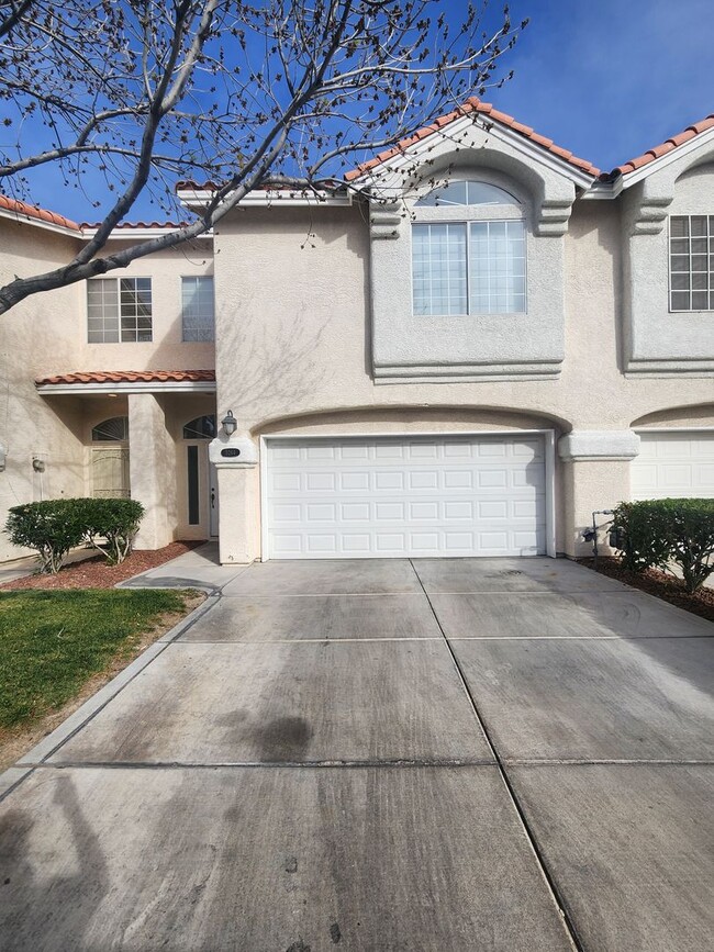 5264 Island Chain Rd in Las Vegas, NV - Building Photo - Building Photo