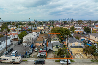 154 W 66th St in Los Angeles, CA - Building Photo - Building Photo