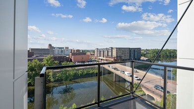 Andante in Eau Claire, WI - Foto de edificio - Building Photo