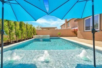 43784 Riunione Pl in Indio, CA - Foto de edificio - Building Photo