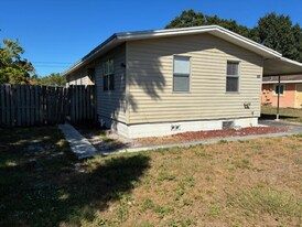 4323 E Drake Blvd in Bradenton, FL - Building Photo