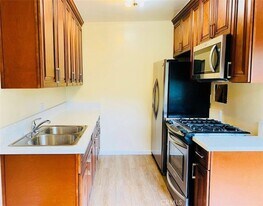 3232 Estara Ave, Unit 4 in Los Angeles, CA - Building Photo