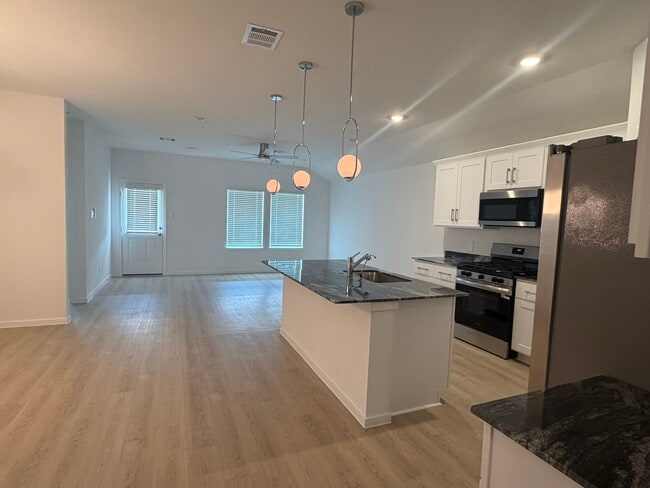 property at 523 Robin Ct