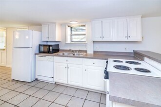 583 N Assembly Dr in Fayetteville, AR - Building Photo - Building Photo