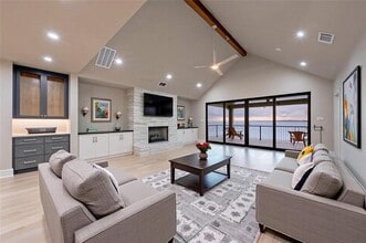 85 Isle of View Dr in Tool, TX - Building Photo - Building Photo