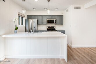 6430 N 77th Way in Scottsdale, AZ - Building Photo - Building Photo