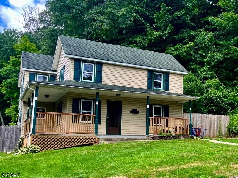2 Woodport Rd in Wharton, NJ - Building Photo