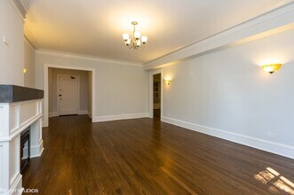 2600 N Lakeview Ave, Unit 1T in Chicago, IL - Building Photo - Building Photo